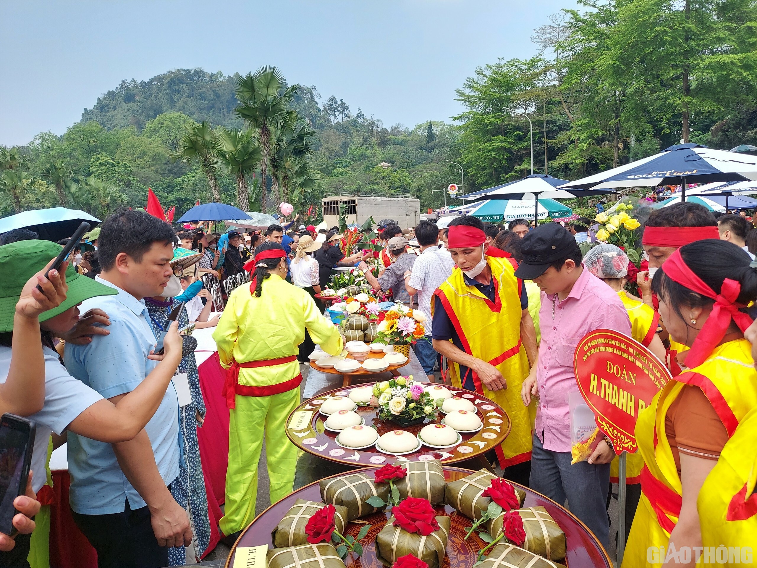 Hội thi g&oacute;i, nấu b&aacute;nh chưng v&agrave; gi&atilde; b&aacute;nh giầy nhằm t&aacute;i hiện cuộc thi l&agrave;m c&aacute;c lễ vật d&acirc;ng c&uacute;ng Tổ ti&ecirc;n c&oacute; từ thời H&ugrave;ng Vương dựng nước, t&ocirc;n vinh những gi&aacute; trị văn h&oacute;a truyền thống của d&acirc;n tộc, khơi dậy niềm tự h&agrave;o về lịch sử, v&agrave; sự s&aacute;ng tạo trong lao động, thể hiện tinh thần đo&agrave;n kết, tương th&acirc;n, tương &aacute;i "l&aacute; l&agrave;nh đ&ugrave;m l&aacute; r&aacute;ch" của cộng đồng d&acirc;n tộc; g&oacute;p phần bảo tồn v&agrave; ph&aacute;t huy c&aacute;c gi&aacute; trị độc đ&aacute;o của di sản văn h&oacute;a thời H&ugrave;ng Vương v&agrave; T&iacute;n ngưỡng thờ c&uacute;ng H&ugrave;ng Vương ở Ph&uacute; Thọ. Đồng thời, quảng b&aacute;, giới thiệu những n&eacute;t văn h&oacute;a đặc sắc của v&ugrave;ng Đất Tổ đến đ&ocirc;ng đảo du kh&aacute;ch trong v&agrave; ngo&agrave;i nước