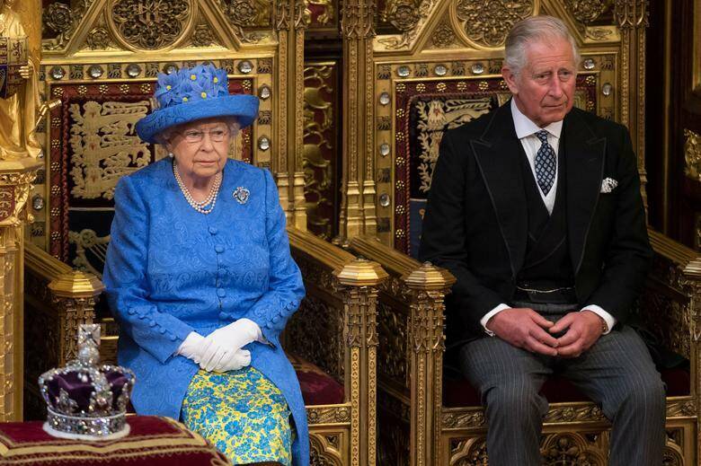 &Ocirc;ng Charles đ&atilde; trở th&agrave;nh vị qu&acirc;n chủ trị v&igrave; Vương quốc Anh sau khi cố Nữ ho&agrave;ng Elizabeth II qua đời v&agrave;o th&aacute;ng 9/2022. V&agrave;o ng&agrave;y 6/5, lễ đăng quang của Vua Charles III sẽ diễn ra tại Tu viện Westminster, London. Ở tuổi 75, Vua Charles III trở th&agrave;nh vị qu&acirc;n chủ cao tuổi nhất khi đăng quang của Vương quốc Anh. Ảnh: Reuters
