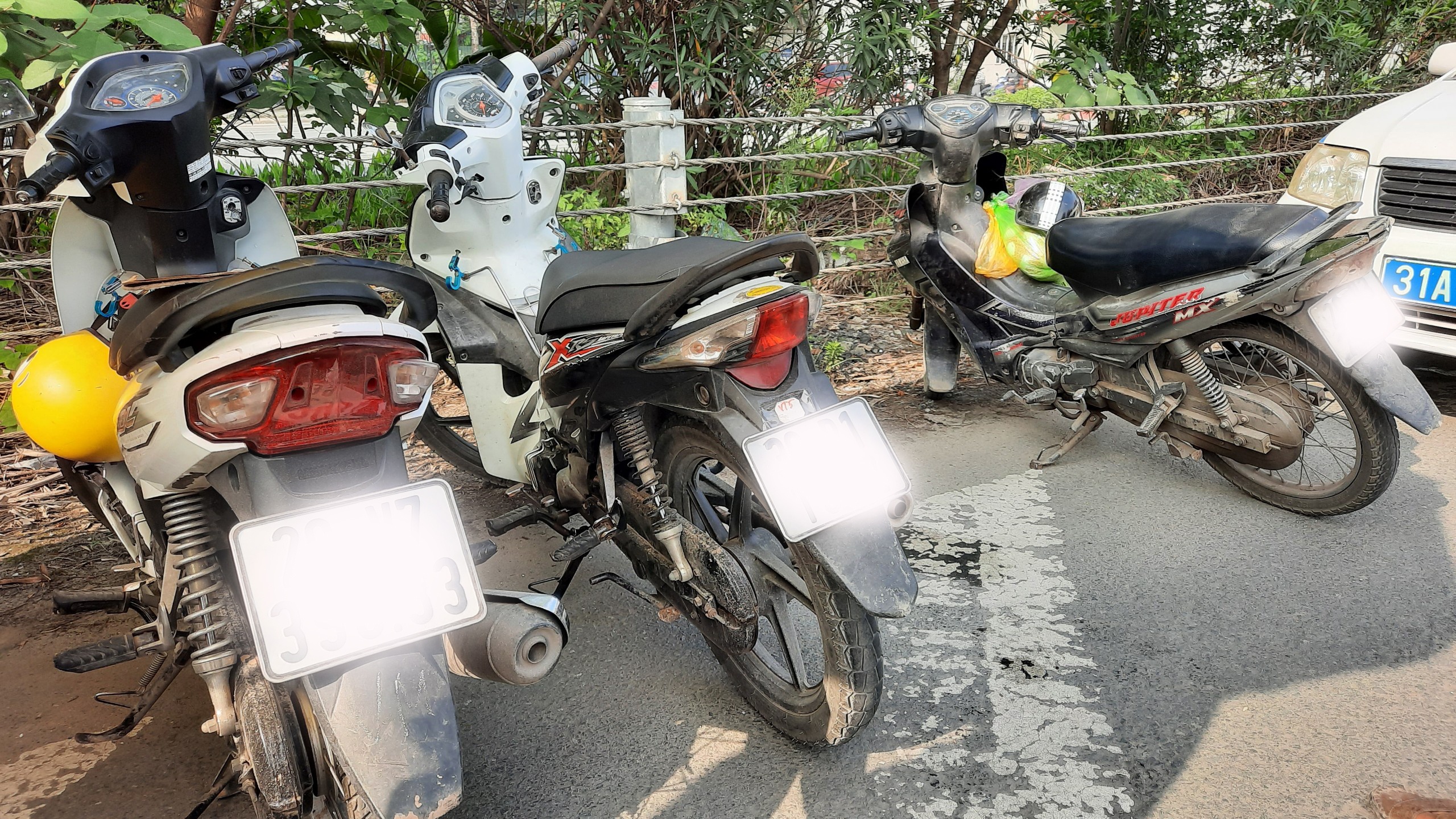 Chỉ trong v&ograve;ng 30 ph&uacute;t, Tổ c&ocirc;ng t&aacute;c Đội 6 đ&atilde; ph&aacute;t hiện nhiều người điều khiển xe m&aacute;y đi v&agrave;o l&agrave;n đường cao tốc tr&ecirc;n Đại lộ Thăng Long