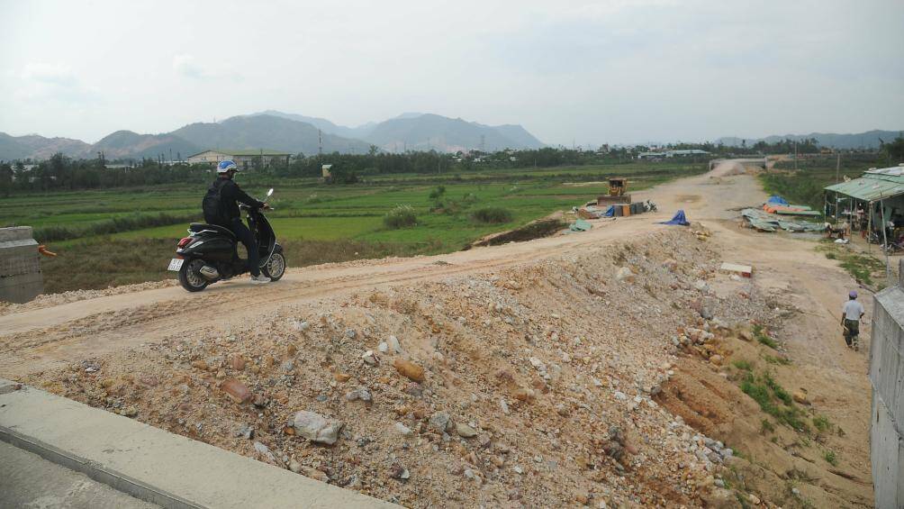 Cầu T&acirc;y An 1 v&agrave; T&acirc;y An 2 nằm trong dự &aacute;n đường tr&aacute;nh lũ kết hợp ph&aacute;t triển đ&ocirc; thị thị trấn Nam Phước (huyện Duy Xuy&ecirc;n, tỉnh Quảng Nam), kết nối Trung t&acirc;m h&agrave;nh ch&iacute;nh huyện, QL1 v&agrave; QL14H