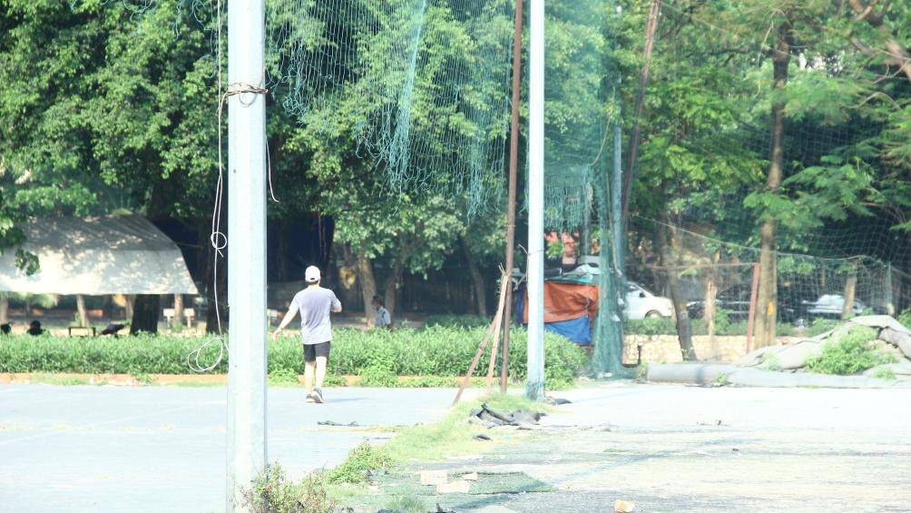 "Sau khi ph&aacute; dỡ to&agrave;n bộ c&ocirc;ng tr&igrave;nh sai phạm, phường sẽ b&agrave;n giao về cho UBND quận để đầu tư, cải tạo c&ocirc;ng vi&ecirc;n theo quy hoạch, phục vụ tốt hơn cộng đồng d&acirc;n cư v&agrave; du kh&aacute;ch", UBND phường Thanh Nh&agrave;n cho hay.