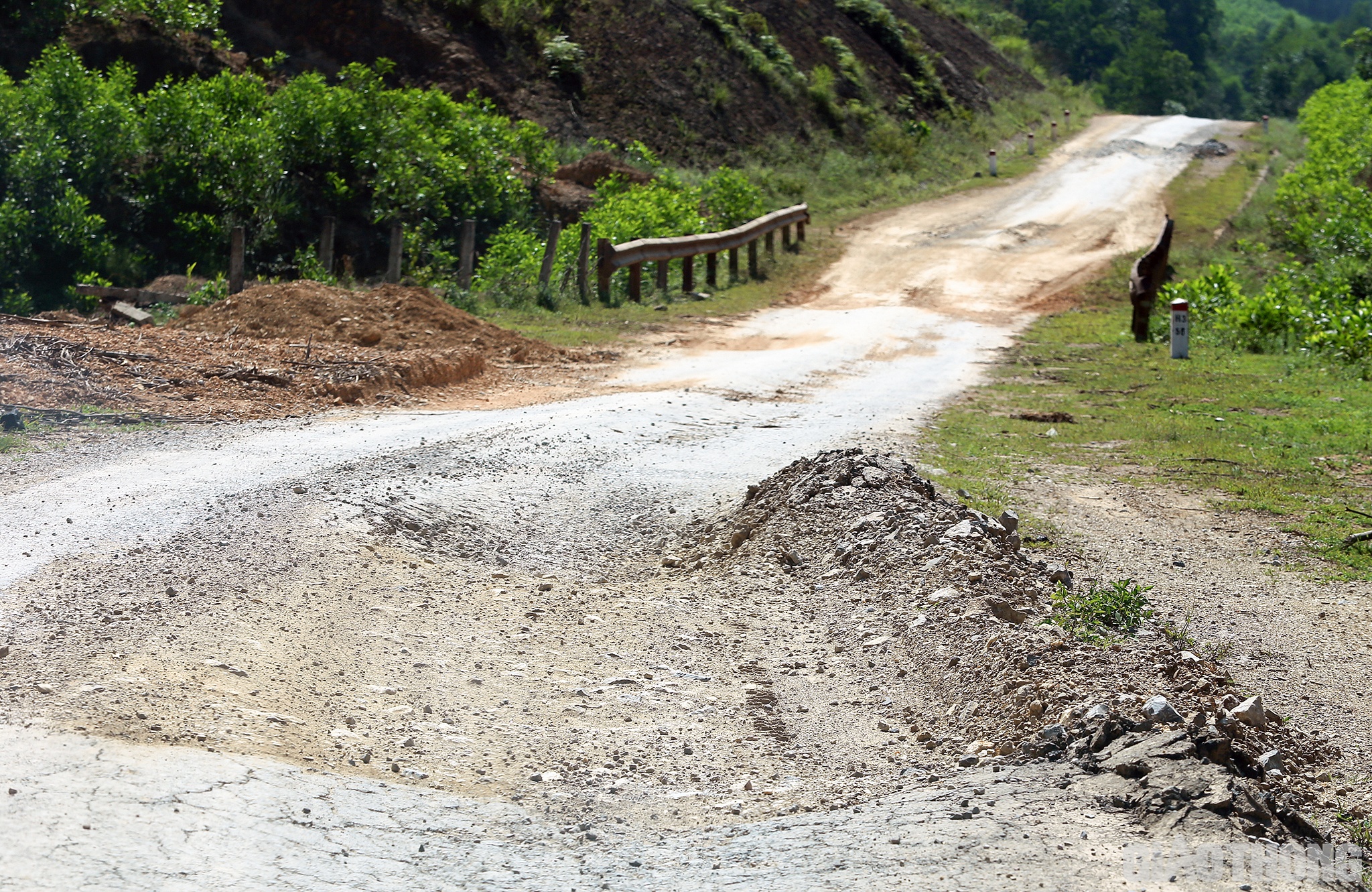 Đường tỉnh 538 nối từ huyện Quỳnh Lưu l&ecirc;n huyện Y&ecirc;n Th&agrave;nh (của tỉnh Nghệ An) l&agrave; tuyến đường đặc biệt quan trọng trong hoạt động giao th&ocirc;ng, cũng như giao thương, ph&aacute;t triển kinh tế - x&atilde; hội của địa phương.