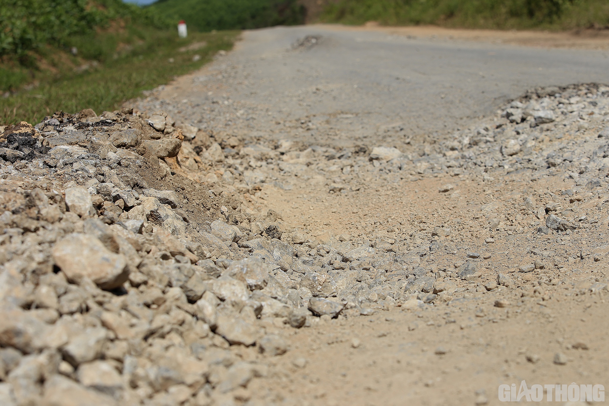 Thời gian tới, địa phương sẽ tiếp tục đề xuất để tuyến đường sớm n&acirc;ng cấp, sửa chữa ph&aacute;t huy hiệu quả trong giao th&ocirc;ng, giao thương, ph&aacute;t triển kinh tế - x&atilde; hội.