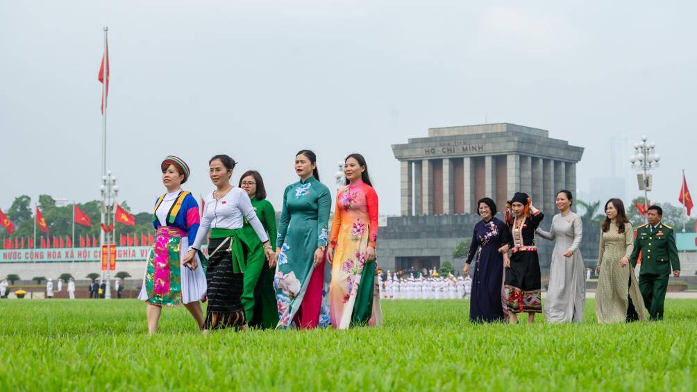 Quốc hội cũng sẽ tiến h&agrave;nh chất vấn v&agrave; trả lời chất vấn; Xem x&eacute;t c&ocirc;ng t&aacute;c nh&acirc;n sự v&agrave; quyết định một số vấn đề quan trọng kh&aacute;c (nếu c&oacute;); xem x&eacute;t, th&ocirc;ng qua Nghị quyết Kỳ họp thứ 5, Quốc hội kh&oacute;a XV.