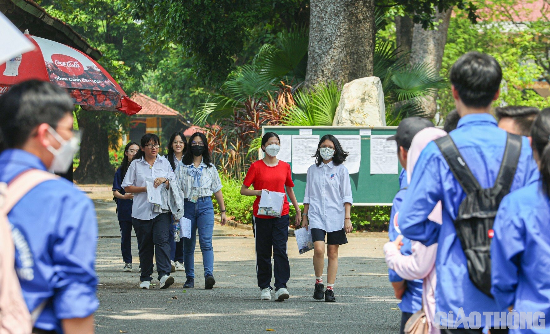 S&aacute;ng 10/6, c&aacute;c sĩ tử H&agrave; Nội đ&atilde; ho&agrave;n th&agrave;nh b&agrave;i thi m&ocirc;n Ngữ Văn trong kỳ thi tuyển sinh lớp 10 năm học 2023 - 2024
