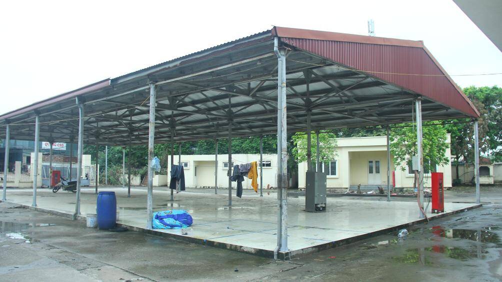 C&ugrave;ng với đ&oacute;, hệ thống điện, ph&ograve;ng ch&aacute;y chữa ch&aacute;y, đ&egrave;n chiếu s&aacute;ng, nh&agrave; điều h&agrave;nh, khu vực đỗ xe... ở chợ Ph&uacute; Đ&ocirc; đ&atilde; được ho&agrave;n thiện.