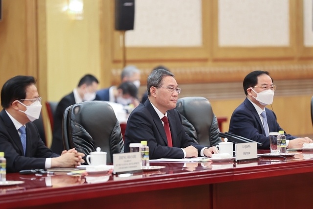 Chuyến thăm lần n&agrave;y cũng sẽ g&oacute;p phần tăng cường tin cậy ch&iacute;nh trị, th&uacute;c đẩy việc t&igrave;m ra những giải ph&aacute;p đối với những vấn đề c&ograve;n kh&aacute;c biệt, tăng cường giao lưu giữa người d&acirc;n, giữa địa phương hai b&ecirc;n, từ đ&oacute; g&oacute;p phần l&agrave;m cho mối quan hệ hai nước ng&agrave;y c&agrave;ng ổn định hơn, thực chất hơn v&agrave; bền vững hơn, g&oacute;p phần v&agrave;o h&ograve;a b&igrave;nh, ổn định hợp t&aacute;c trong khu vực v&agrave; tr&ecirc;n thế giới.