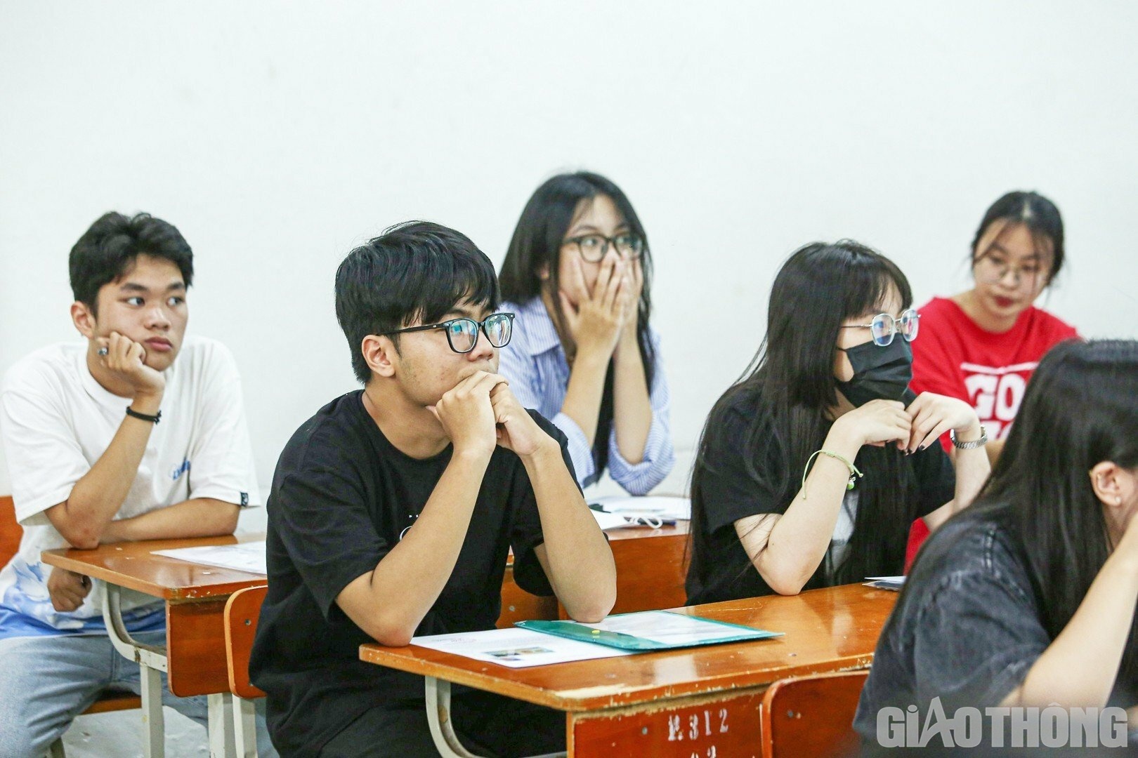 C&aacute;c th&iacute; sinh sẵn s&agrave;ng tinh thần bước v&agrave;o buổi thi ch&iacute;nh thức ng&agrave;y mai