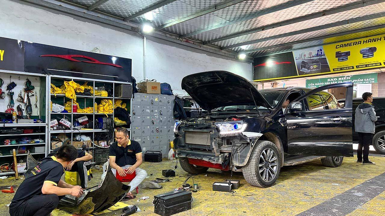 Xưởng độ xe bớt kh&oacute; sau quy định mới về đăng kiểm