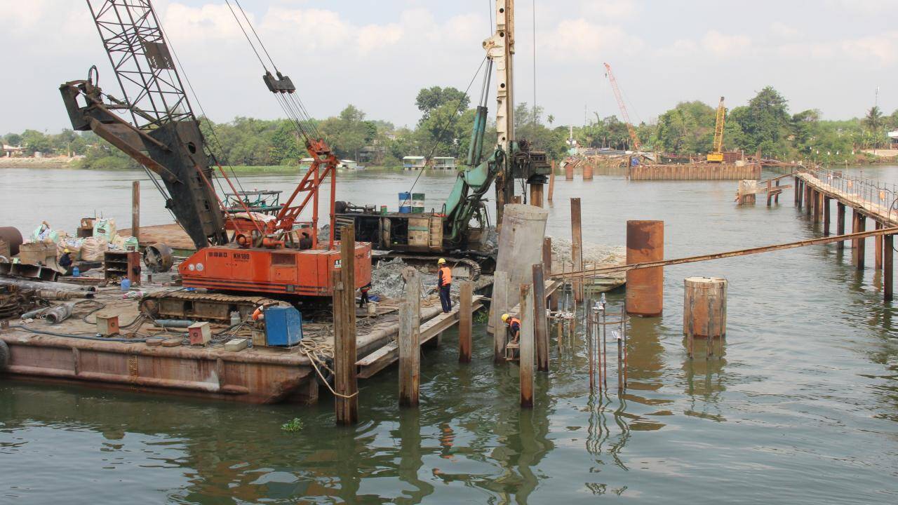 Nhộn nhịp tr&ecirc;n c&ocirc;ng trường cầu Bạch Đằng 2 kết nối Đồng Nai - B&igrave;nh Dương