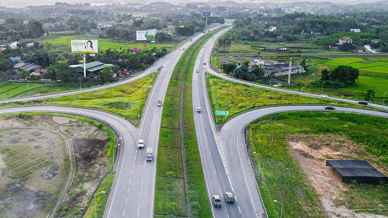 Ng&agrave;nh GTVT sau nửa nhiệm kỳ: Giấc mơ 3.000km cao tốc kh&ocirc;ng c&ograve;n xa