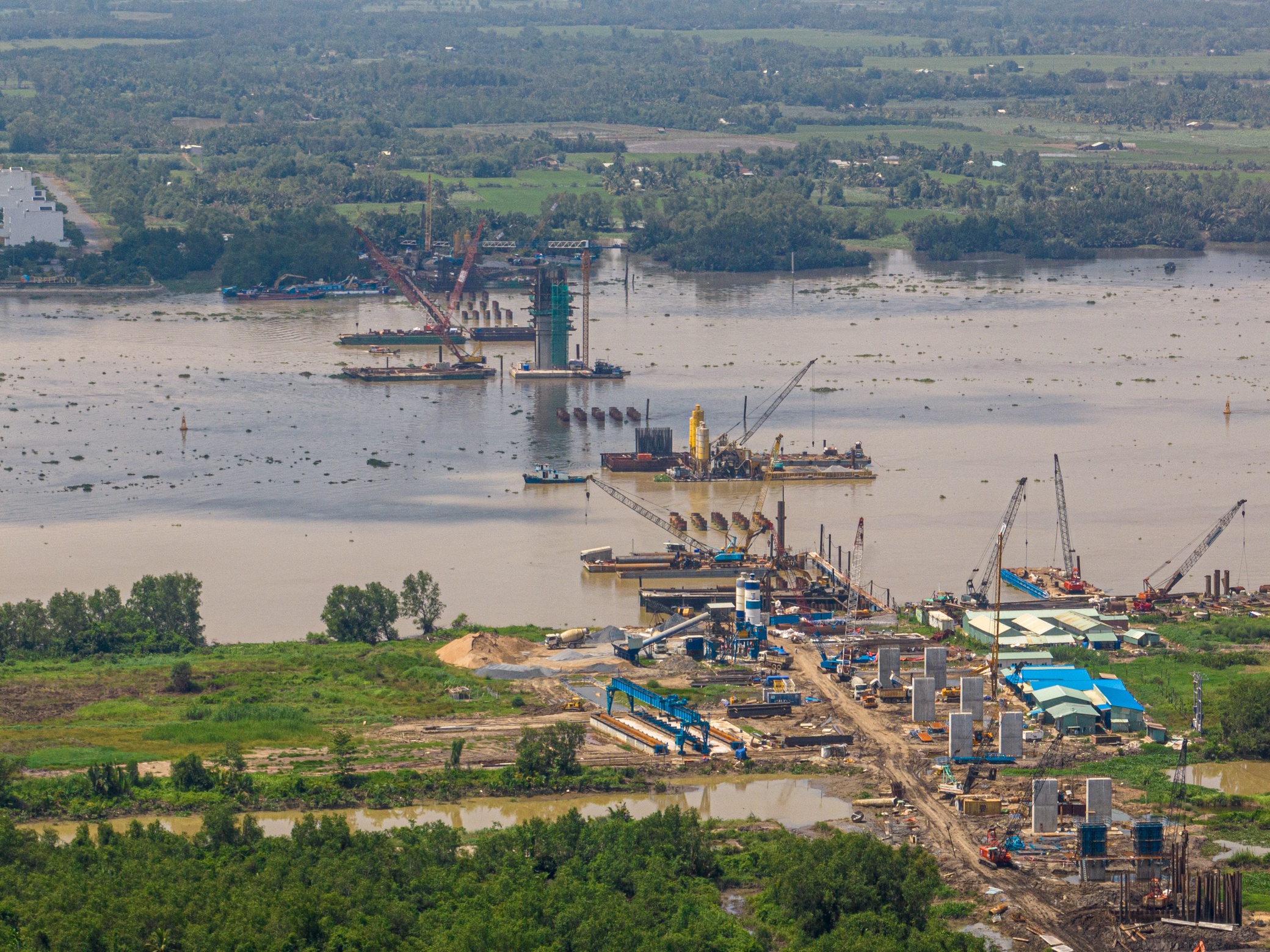 Dự &aacute;n th&agrave;nh phần 1A đoạn T&acirc;n Vạn - Nhơn Trạch giai đoạn 1 thuộc đường v&agrave;nh đai 3 TP.HCM đạt hơn 38% (t&iacute;nh đến tuần đầu th&aacute;ng 7). Đ&acirc;y l&agrave; một trong những hạng mục quan trọng nhất của đường v&agrave;nh đai 3 TP.HCM, với hai g&oacute;i thầu x&acirc;y cầu Nhơn Trạch v&agrave; đường dẫn.