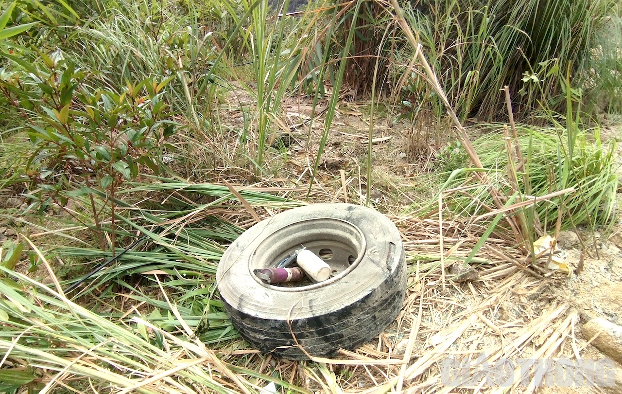 Bánh xe rơi tại hiện trường.