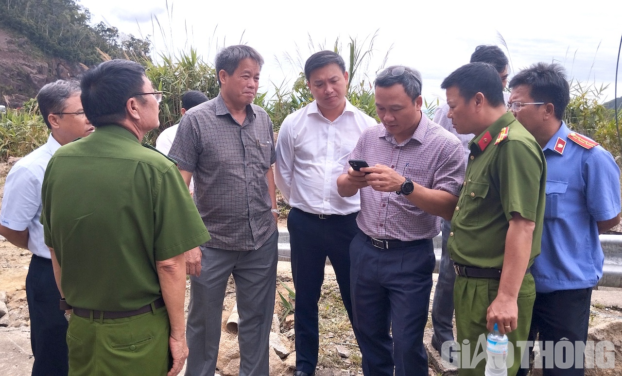 Ông Khuất Việt Hùng cho biết, hiện Bộ Công an và lực lượng công an địa phương đang phối hợp điều tra và sẽ sớm có kết luận nguyên nhân vụ tai nạn.