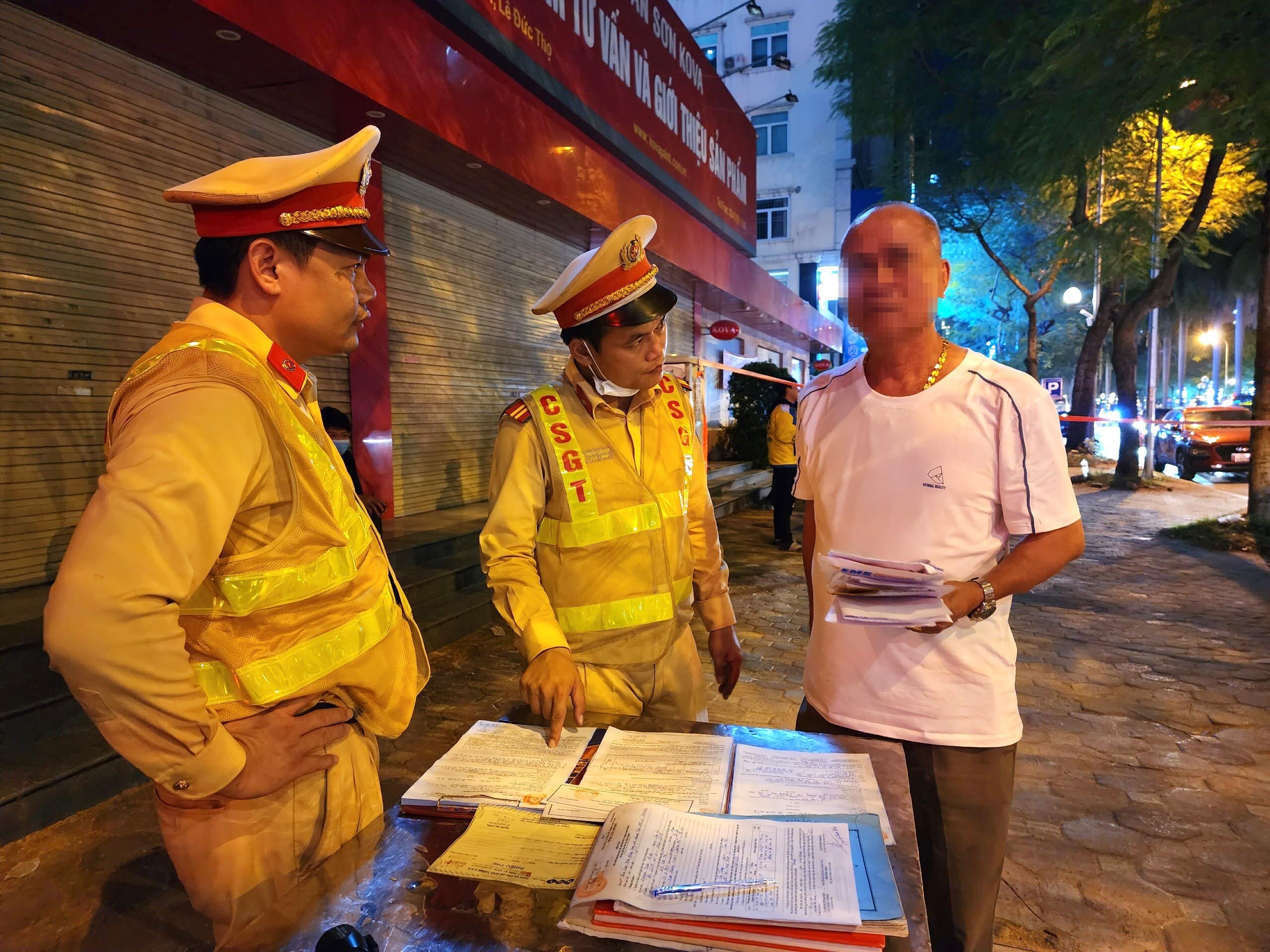 Kết quả đo nồng độ cồn trong hơi thở của t&agrave;i xế xe Camry biển số 30G-75.XXX cho thấy vi phạm nồng độ cồn ở mức 0,170miligam/l&iacute;t.