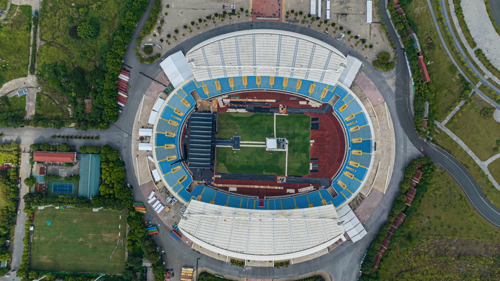 Trong văn bản ng&agrave;y 25/7, UBND TP H&agrave; Nội cũng đề nghị c&aacute;c đơn vị li&ecirc;n quan tăng cường tuy&ecirc;n truyền sự kiện văn h&oacute;a mang tầm quốc tế, quảng b&aacute; h&igrave;nh ảnh Việt Nam th&acirc;n thiện, mến kh&aacute;ch, l&agrave; địa phương ph&ugrave; hợp để tổ chức c&aacute;c sự kiện ch&iacute;nh trị, văn h&oacute;a, thể thao tới bạn b&egrave; quốc tế.