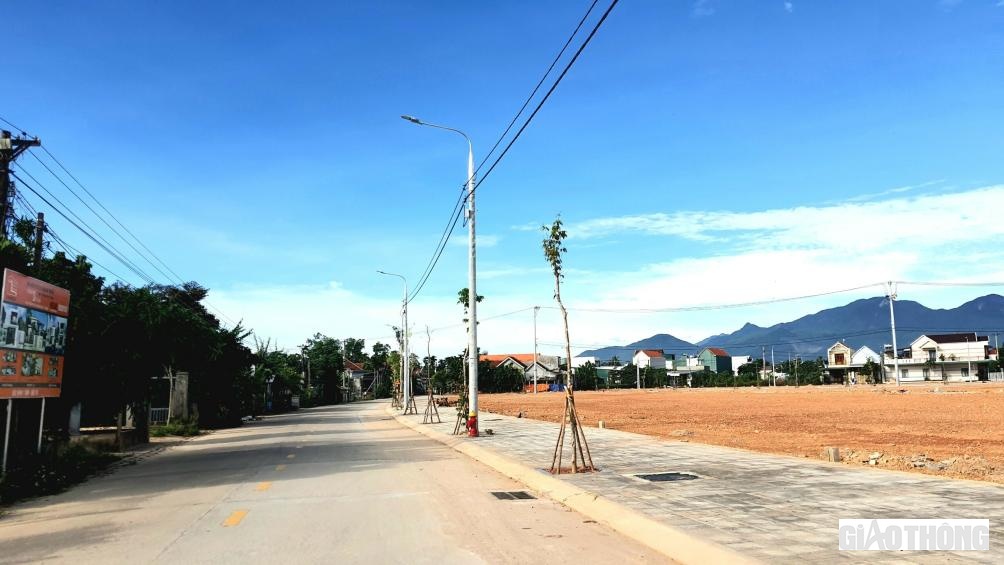 Hạ tầng c&aacute;c khu TĐC kết nối với hạ tầng v&agrave; khu d&acirc;n cư hiện hữu đ&atilde; mở ra kh&ocirc;ng gian ph&aacute;t triển đ&ocirc; thị cho những khu/v&ugrave;ng đất c&oacute; dự &aacute;n.