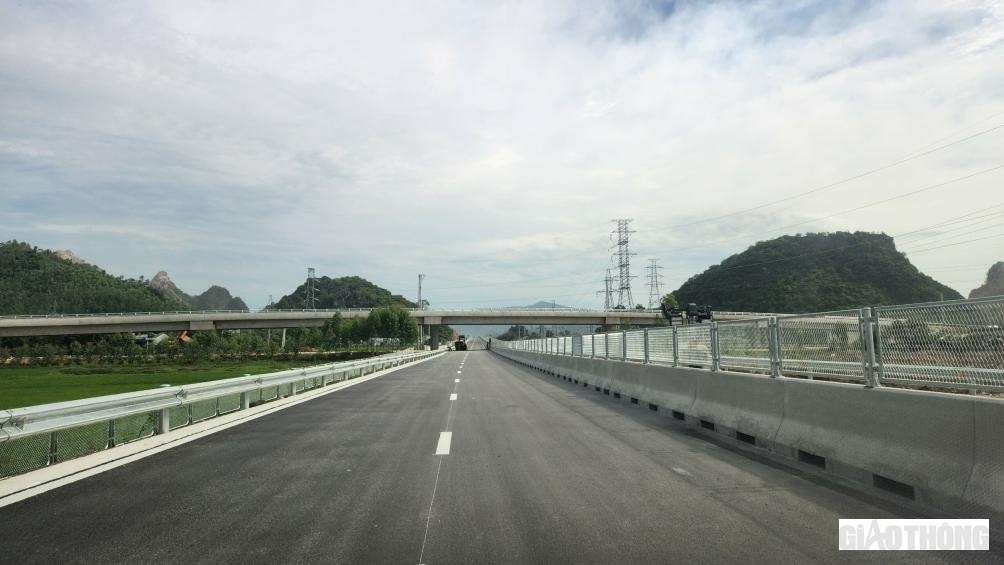 L&uacute;c đ&oacute;, thời gian di chuyển từ Ph&aacute;p V&acirc;n (H&agrave; Nội) v&agrave;o đến n&uacute;t giao QL7 (Diễn Ch&acirc;u, Nghệ An) sẽ r&uacute;t ngắn từ hơn 4 tiếng chỉ c&ograve;n 3 tiếng đồng hồ.