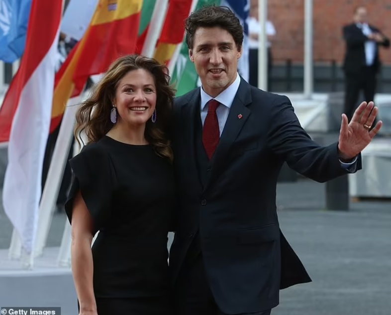 Văn phòng của ông Trudeau ra thông báo cho biết dù vợ chồng Thủ tướng Canada đã ký thỏa thuận ly thân nhưng "họ vẫn là một gia đình. Thủ tướng và bà Sophie sẽ cùng nhau nuôi dạy con cái. Cả gia đình sẽ cùng nhau đi nghỉ vào tuần tới”. Ảnh: Getty.