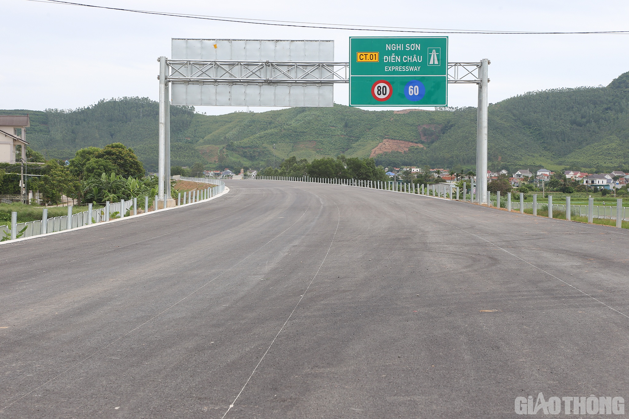 &ldquo;Chắc khoảng 1 tuần nữa mọi việc sẽ xong xu&ocirc;i, đảm bảo cho lễ kh&aacute;nh th&agrave;nh v&agrave;o dịp Quốc kh&aacute;nh 2/9 tới&rdquo;, kỹ sư Vinh n&oacute;i.