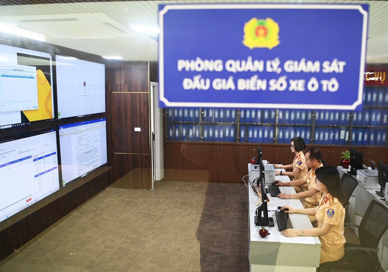 Ng&agrave;y mai (22/8), C&ocirc;ng ty Đấu gi&aacute; hợp danh Việt Nam bắt đầu tổ chức buổi đấu gi&aacute; biển số &ocirc; t&ocirc; của phi&ecirc;n đấu gi&aacute; thứ nhất.