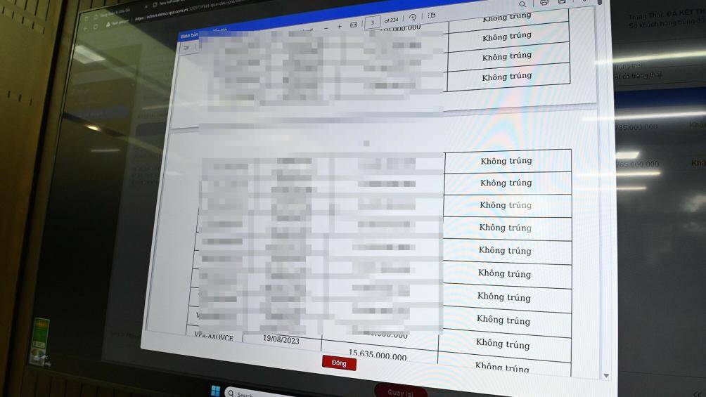 Trong phi&ecirc;n ng&agrave;y mai c&oacute; rất nhiều biển số &ocirc; t&ocirc; "si&ecirc;u đẹp" được đưa ra đấu gi&aacute;. H&agrave; Nội sẽ đấu gi&aacute; 2 biển số cực đẹp l&agrave; 30K-555.55 v&agrave; 30K-567.89, c&ograve;n TP. HCM c&oacute; biển số 51K-888.88. C&aacute;c biển số c&ograve;n lại trong phi&ecirc;n đấu gi&aacute; đầu ti&ecirc;n l&agrave;: 98A-666.66 (Bắc Giang), 19A-555.55 (Ph&uacute; Thọ), 36A-999.99 (Thanh H&oacute;a), 43A-799.99 (Đ&agrave; Nẵng), 47A-599.99 (Đắk Lắk), 65A-399.99 (Cần Thơ), 99A-666.66 (Bắc Ninh) v&agrave; 15K-188.88 (Hải Ph&ograve;ng).