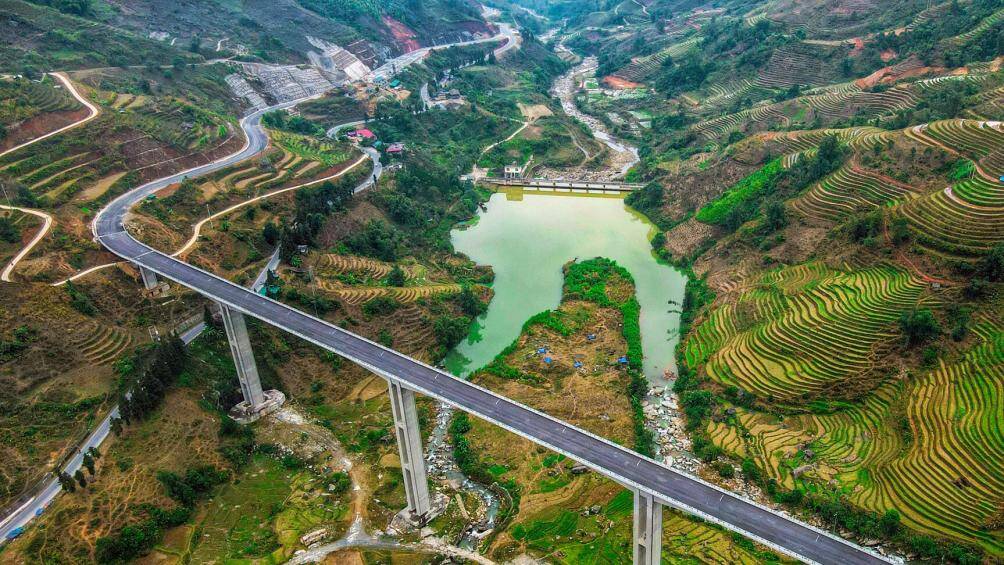 Chủ đầu tư khẩn trương b&aacute;o c&aacute;o Cục Quản l&yacute; đầu tư x&acirc;y dựng, Bộ Giao th&ocirc;ng Vận tải sớm tổ chức kiểm tra c&ocirc;ng t&aacute;c nghiệm thu để đủ điều kiện đưa c&ocirc;ng tr&igrave;nh v&agrave;o khai th&aacute;c ch&iacute;nh thức trước ng&agrave;y 30/8.