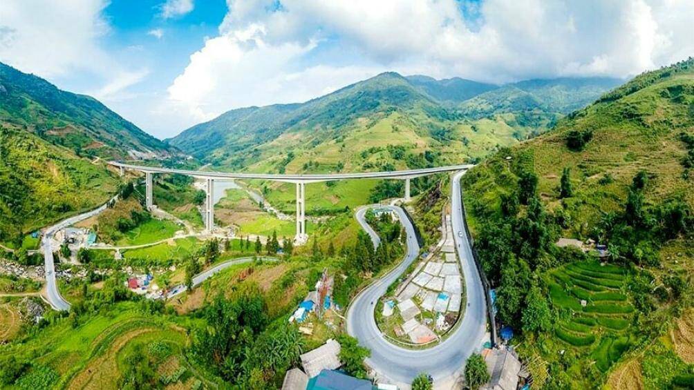 C&ocirc;ng ty Cổ phần Đầu tư BOT L&agrave;o Cai - Sa Pa đưa v&agrave;o vận h&agrave;nh thử nghiệm cầu M&oacute;ng Sến - cầu cạn c&oacute; trụ cao nhất Việt Nam.