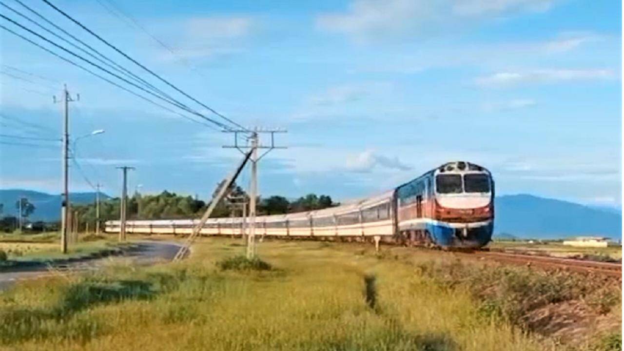 6 th&aacute;ng, doanh thu đường sắt đạt hơn 3.700 tỉ đồng