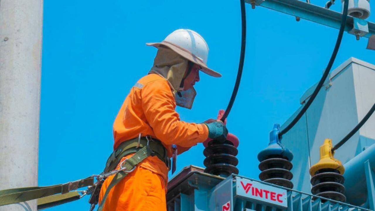 Thanh tra h&eacute; lộ nguy&ecirc;n nh&acirc;n g&acirc;y thiếu điện, cắt điện diện rộng, đột ngột
