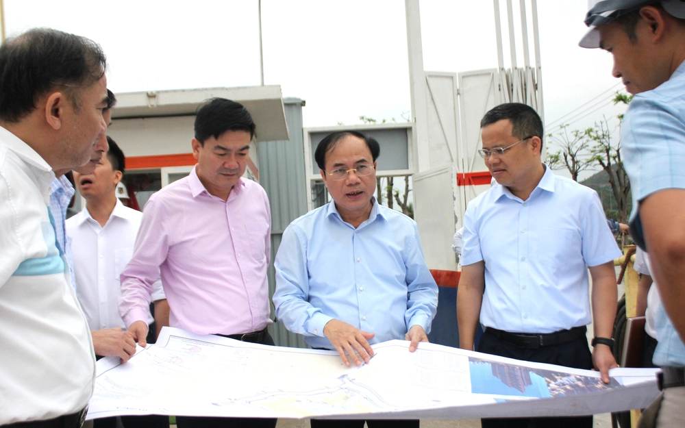 Thứ trưởng Nguyễn Văn Sinh yêu cầu đẩy nhanh tiến độ nhà ở xã hội tại Quảng Ninh