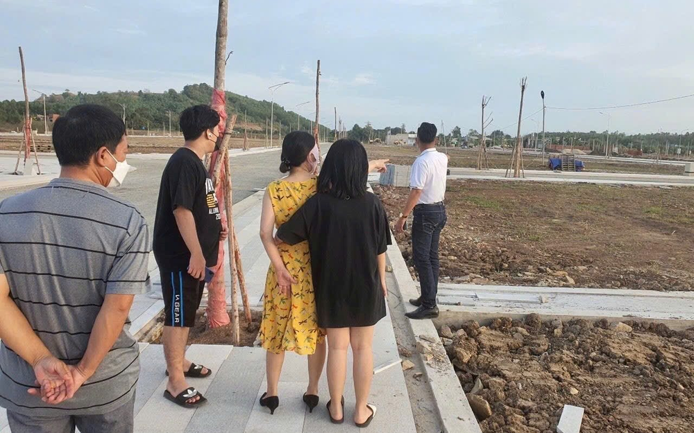 Cò đất hết thời: Từ đỉnh cao thu nhập đến "ôm bom" tiền tỷ