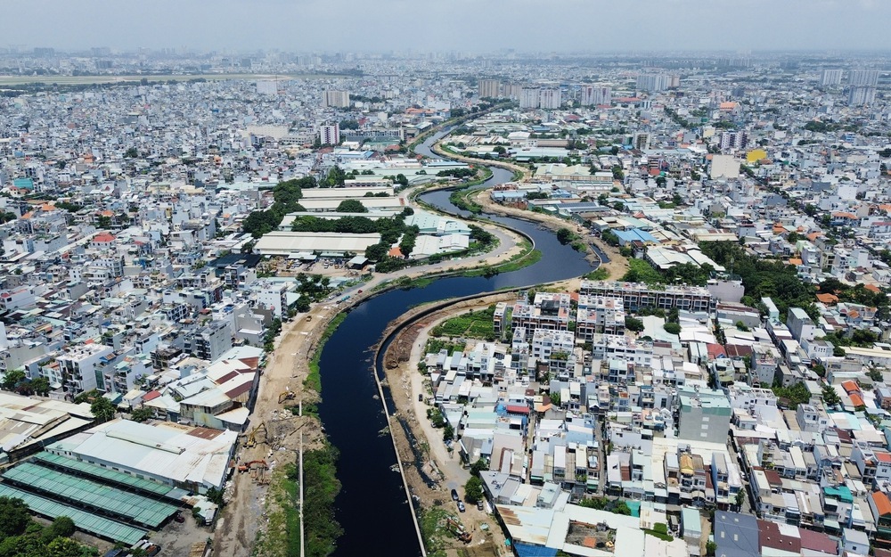 Hai đại công trình kênh rạch TP.HCM chạy đua tiến độ nhưng GPMB vẫn là “nút thắt”