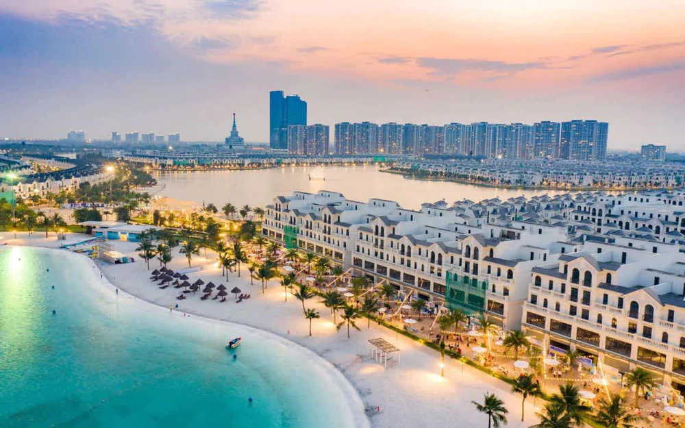 Hàng chục nghìn cư dân từ 32 tòa chung cư tạo lợi thế kinh doanh cho Vịnh Bình Minh 1