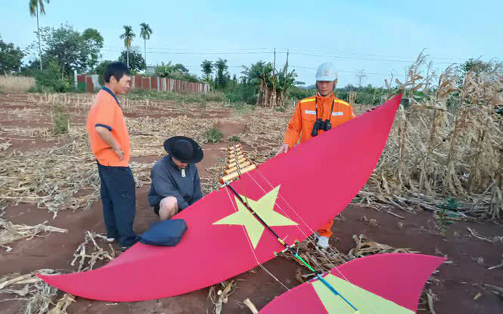 Cảnh báo nguy cơ mất an toàn từ vi phạm hành lang lưới điện truyền tải