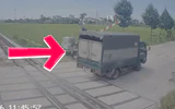 Bắc Ninh: Phạt nặng tài xế ô tô vượt đèn đỏ, làm hỏng gác chắn tàu