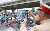 Hà Nội: CSGT xử lý hơn 500 tài xế vi phạm an toàn đường sắt, nhiều xe bị phạt nguội