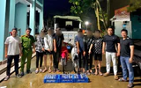 Mang chai thủy tinh ném người đi đường trên QL51: 6 người bị công an mời làm việc