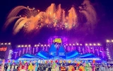 Carnaval Hạ Long 2026 rực rỡ sắc màu, khuấy động đêm hội bên bờ di sản