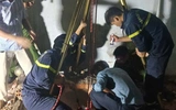 Gia Lai: Cứu người phụ nữ rơi xuống giếng sâu gần 30m