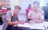 Từ phản ánh của người dân qua VNeTraffic, hai tài xế vượt ẩu và đi sai làn bị xử phạt