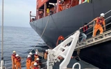 Cứu sống thuyền viên Philippines nghi tai biến giữa hành trình trên biển Khánh Hòa