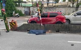 Điều tra vụ người đàn ông ngã xe máy tử vong ở TP.HCM