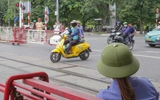 Vượt tín hiệu cảnh báo tàu bị phạt nặng, vì sao nhiều tài xế vẫn vi phạm?