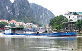 Mưa lũ phức tạp, Ninh Bình hạn chế tàu thuyền qua cầu Đế trên sông Bôi