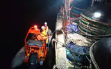 Trắng đêm cứu 30 ngư dân trên tàu cá bị cháy ở vùng biển Khánh Hòa