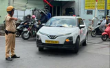 TP.HCM: Xử phạt hàng chục phương tiện vi phạm hành lang an toàn đường sắt