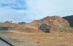 Lạng Sơn: Nhiều xe quá tải, vận chuyển đất trái phép trên đường có biển cấm