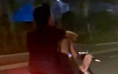 Xử phạt 9 triệu đồng thanh niên lái xe bằng chân ở Đồng Nai