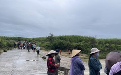 Đi xe máy qua ngầm tràn lúc lũ về, một người đàn ông bị nước cuốn tử vong